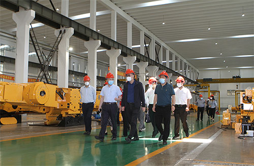 青浦區委書記徐建一行來我公司走訪考察(圖1) 青浦區委書記徐建一行來我公司走訪考察(圖1)