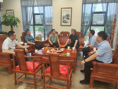 上海創力集團總經理張世洪一行赴山西企業走訪座談(圖4) 上海創力集團總經理張世洪一行赴山西企業走訪座談(圖4)