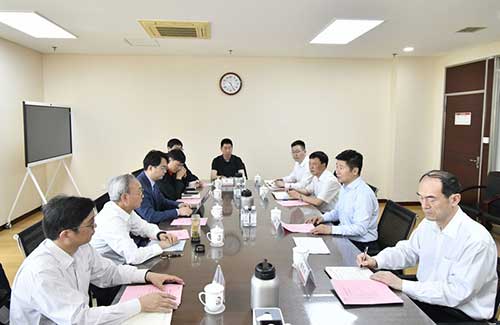 上海創力集團創始人石華輝一行赴冀中能源集團走訪交流(圖1)